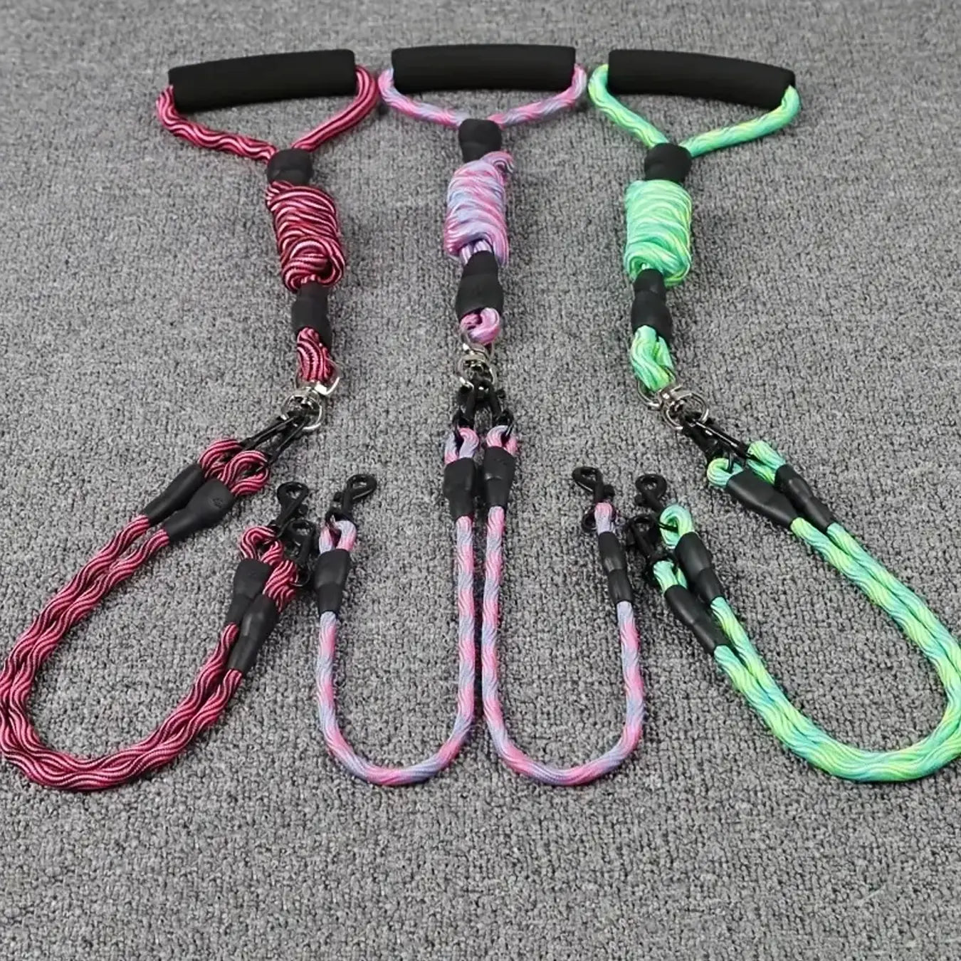 Revolutionary Double-Ended Dog Leash - Walk Two Pets with Ease, Stylish Removable Wave Pattern, Anti-Tangle Design for Stress-Free Outdoor Adventures